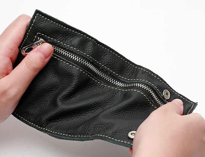 Leather Pocket Tri-fold Key Wallet/Holder with 6 Hooks  