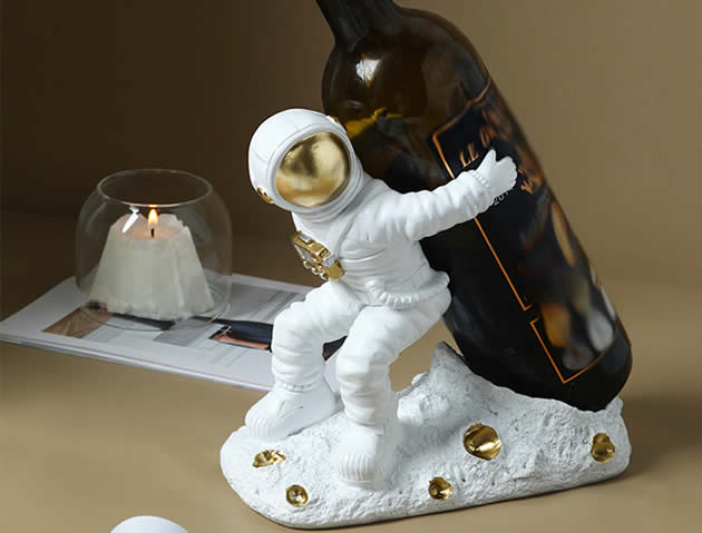 Creative astronaut wine rack home decoration win bottle holder