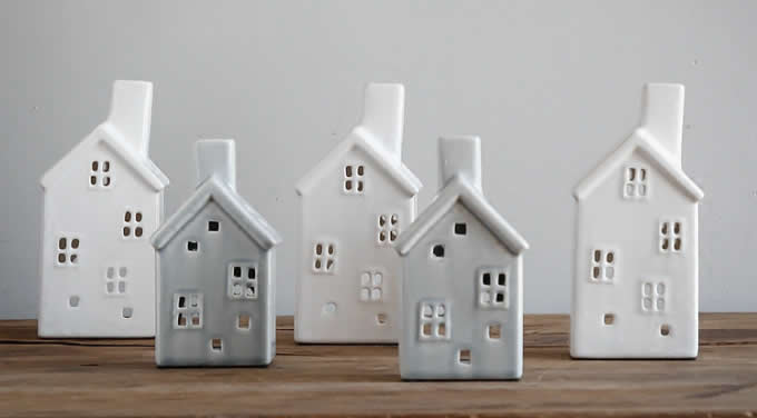  Ceramic House-shaped  Tealight Candle Holder