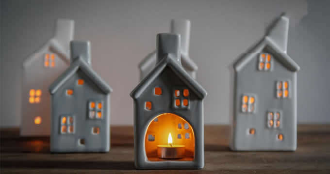  Ceramic House-shaped  Tealight Candle Holder