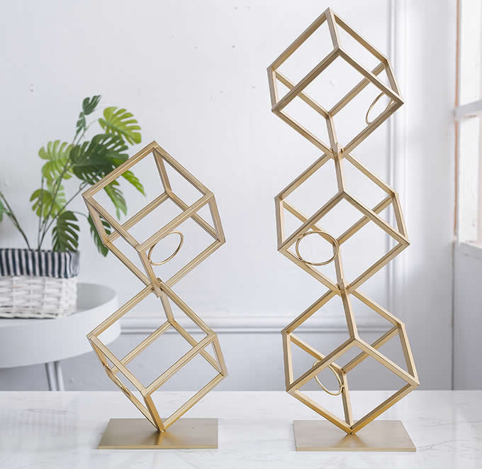   Metal Geometric Wine Bottle Wine Rack