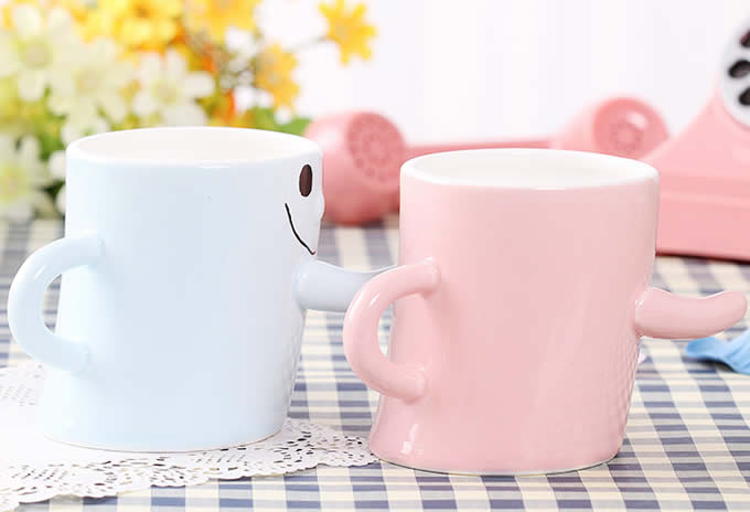 Hug Me Mug Lovers Cup