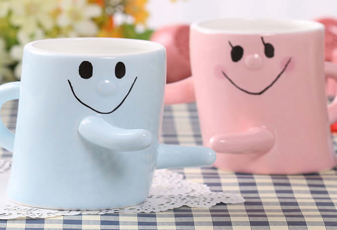 Hug Me Mug Lovers Cup