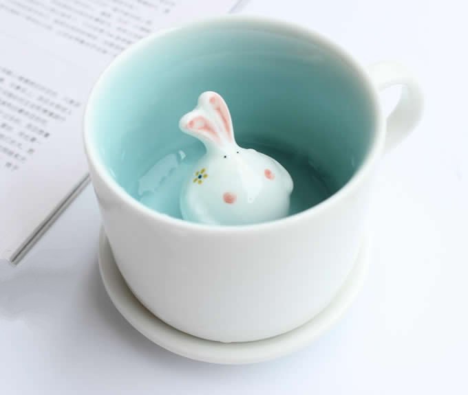 Cute Rabbit Figurine Ceramic Coffee Cup With Lid