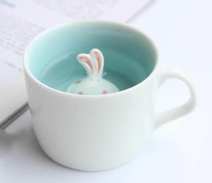 Cute Rabbit Figurine Ceramic Coffee Cup With Lid