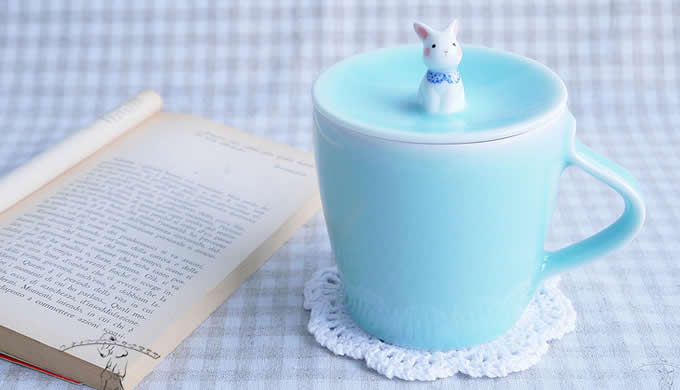 Cute Rabbit Figurine Ceramic Coffee Cup With Lid
