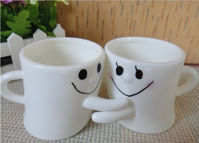 Hug Me Mug Lovers Cup