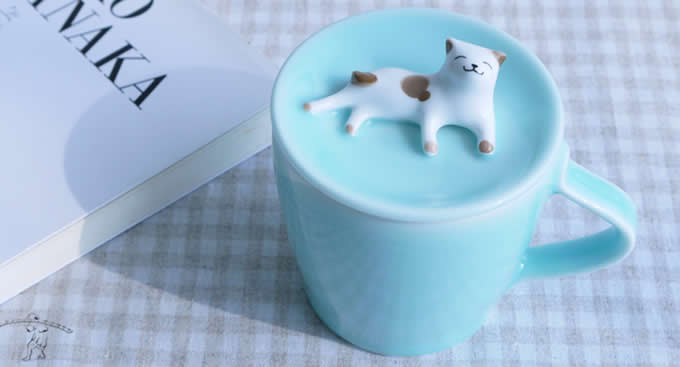 Porcelain Coffee Mug with 3D Cat On Lid