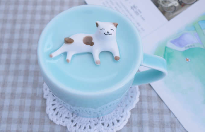 Porcelain Coffee Mug with 3D Cat On Lid