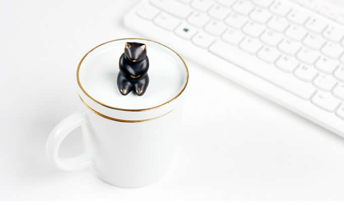  Porcelain Coffee Mug with Beer On Lid 