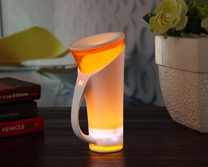 Smart Touch Sensing Travel Cup With Temperature Display