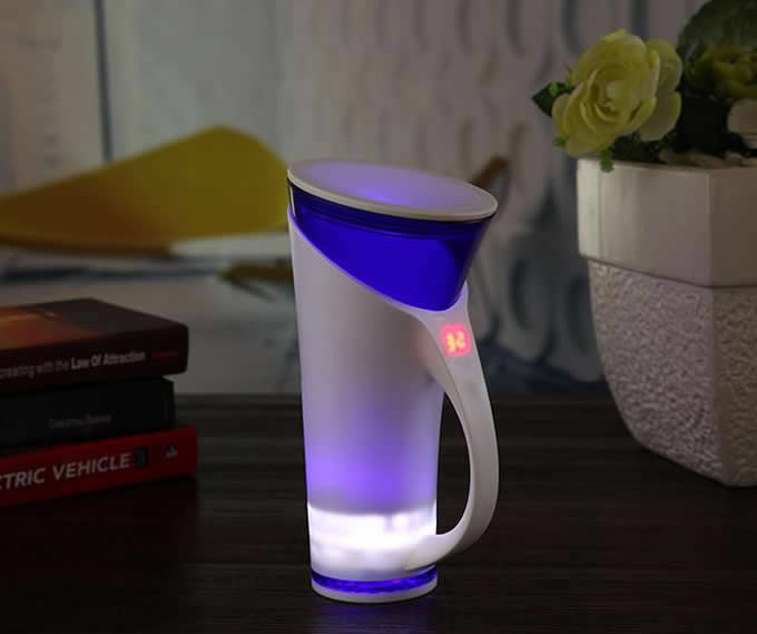 Smart Touch Sensing Travel Cup With Temperature Display
