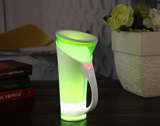 Smart Touch Sensing Travel Cup With Temperature Display