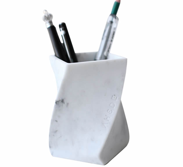 Creative imitation marble resin twisted pen holder