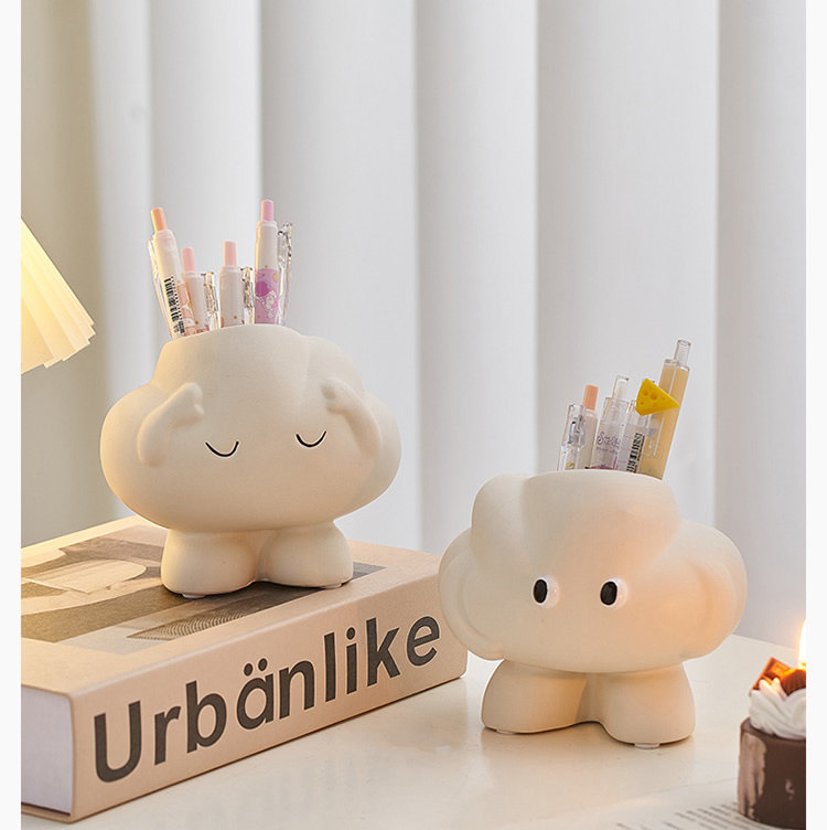 Cartoon Cloud Doll Organize Pen Holder