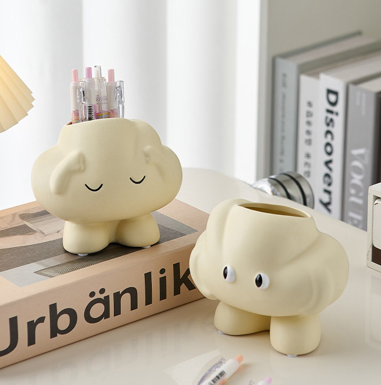 Cartoon Cloud Doll Organize Pen Holder