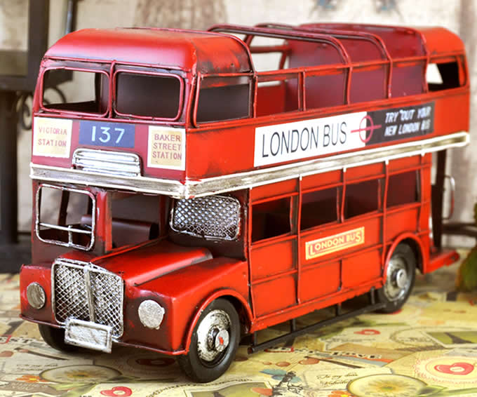 London Double-Decker Bus  Model Kit Pencil Holder 