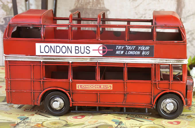 London Double-Decker Bus  Model Kit Pencil Holder 