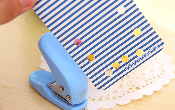 Three Hole Puncher – Awesome Gifts