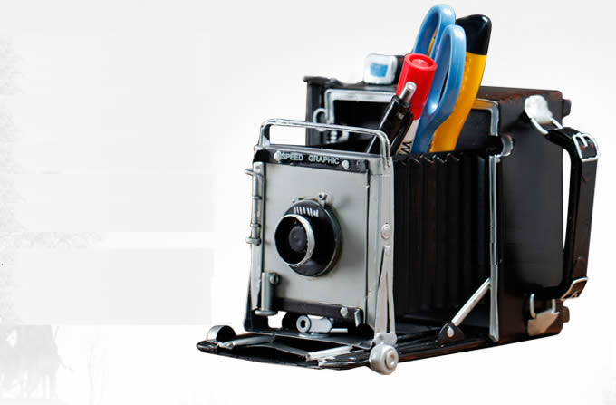 Retro Camera Style Pen Holder