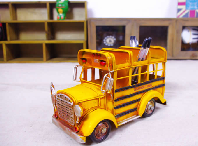 School Bus Model Kit Car Pen Holder