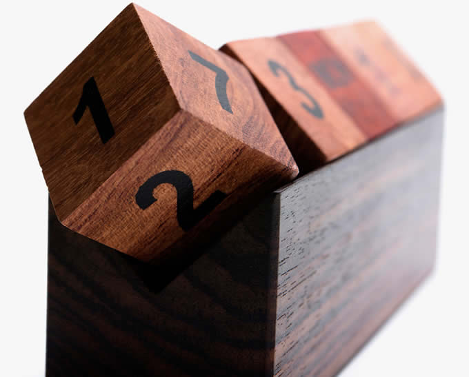  Wooden Cubes Perpetual Calendar 