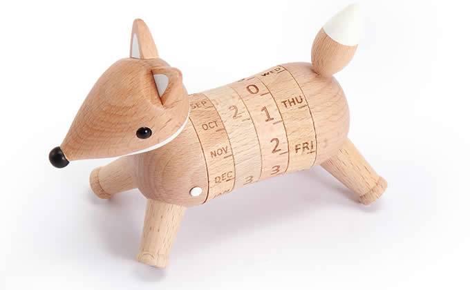  Wooden Fox Shaped Perpetual Calendar