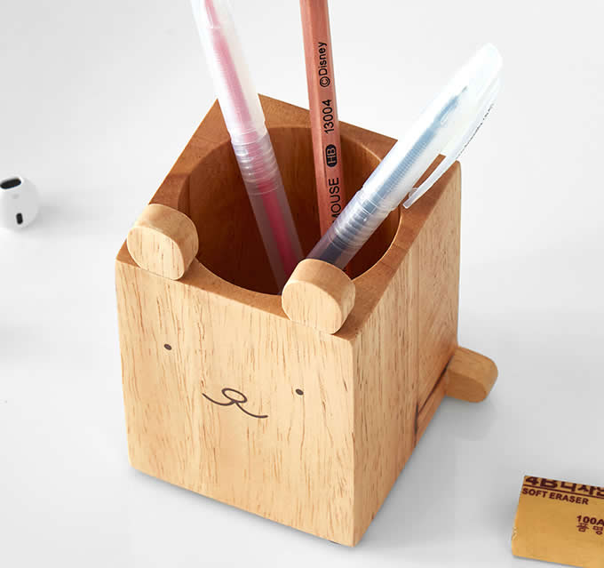  wooden cat pen holder