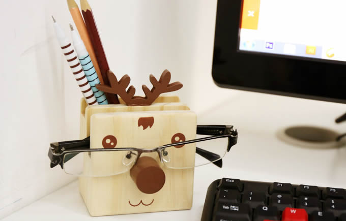 Cartoon Wooden Pen Holder With Eyeglasses Holder 