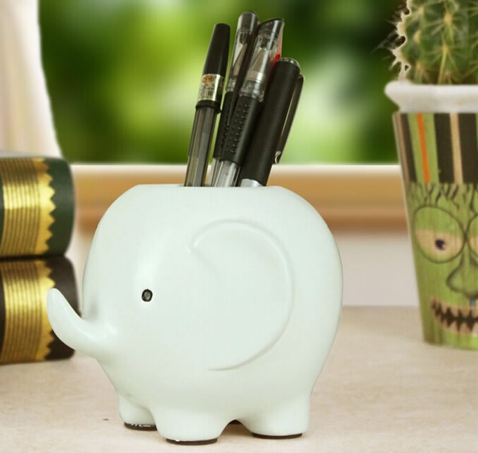  Elephant Shaped Pen Holder