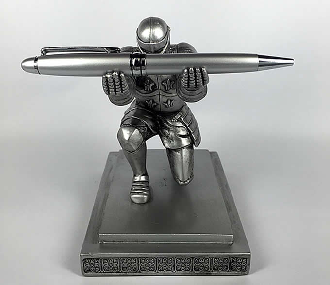  Executive Knight Pen Holder