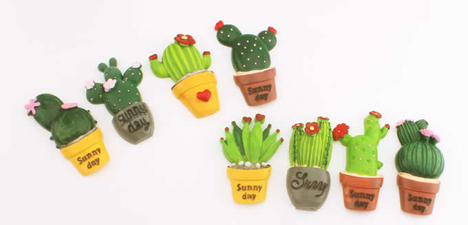  Set of 8  Cactus Shaped Push Pins