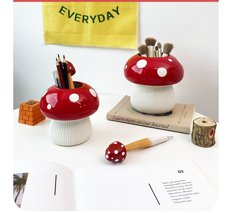 Mushroom Desktop Decor Pen Holder