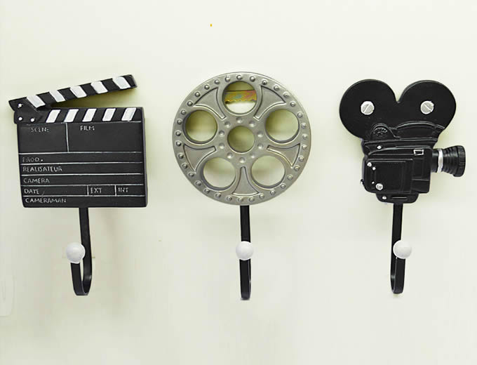 3Pcs Film Action Scene Art Coat Hook Wall Hangers /></p>
<p style=