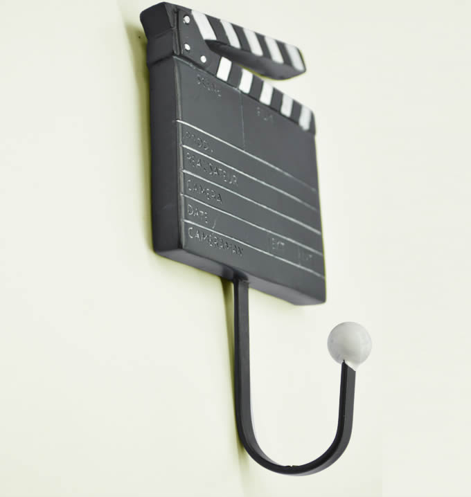 3Pcs Film Action Scene Art Coat Hook Wall Hangers /></p>
<p style=