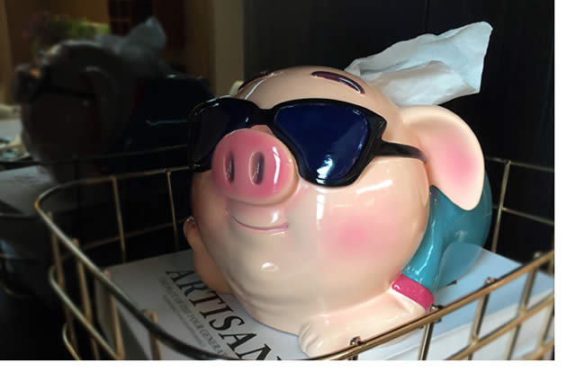Cute funny cartoon pig tissue box desktop decoration
