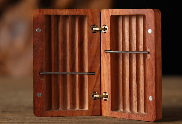Exquisite Handmade Portable Wooden Cigarette Case