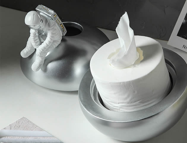 Funny thinking astronaut tissue box roll paper holder