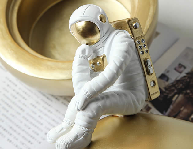 Funny thinking astronaut tissue box roll paper holder