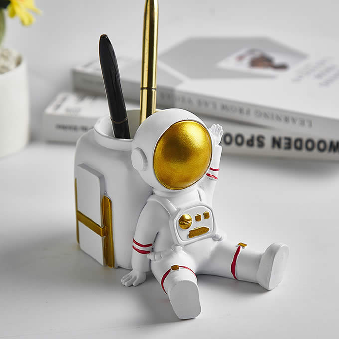 Cute Little Astronaut Office Pen Holder Desktop Decoration Phone Holder