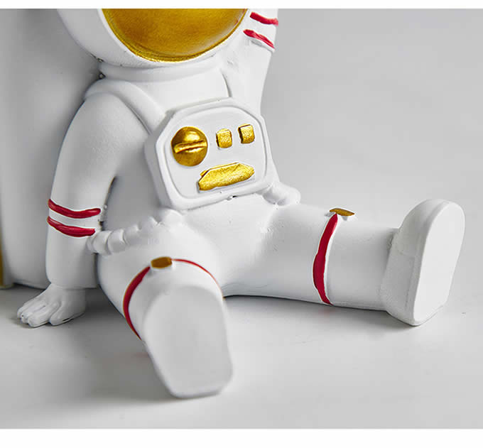 Cute Little Astronaut Office Pen Holder Desktop Decoration Phone Holder