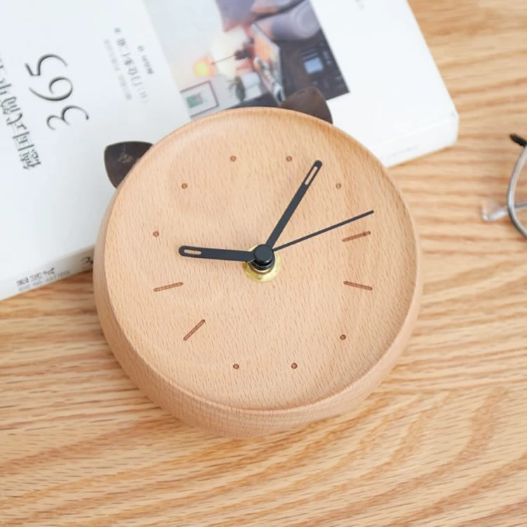 Simple Wooden Cat Face Shape Desk Clock