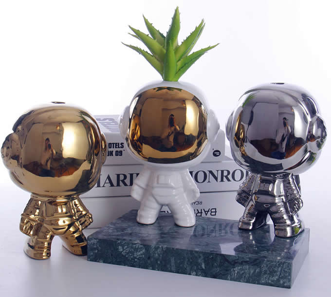 Ceramic  Astronauts Sculpture Home Decor Vase 