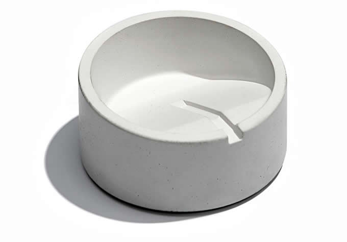  Concrete Ashtray /></p>
<p style=