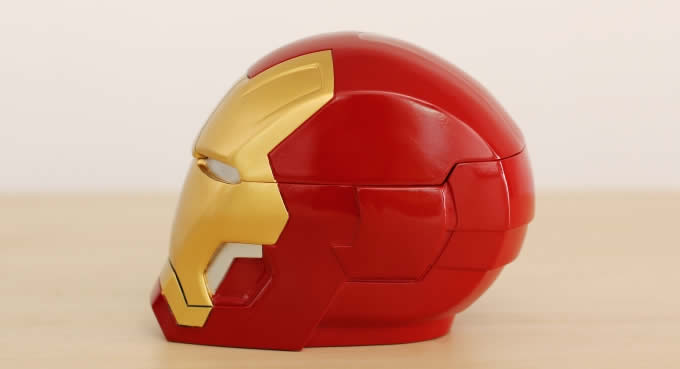  Iron Man Helmet Portable Ashtray