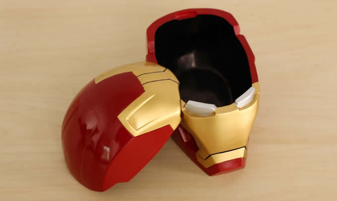  Iron Man Helmet Portable Ashtray