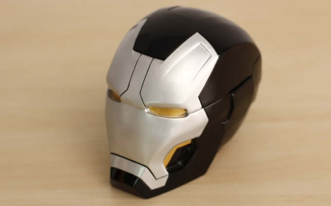  Iron Man Helmet Portable Ashtray