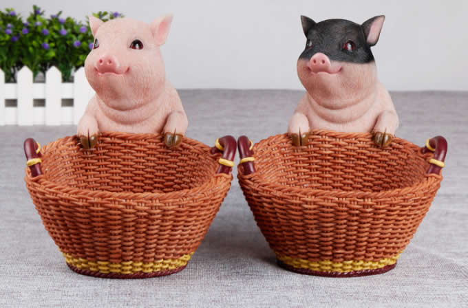 Resin Pig Carrying Basket Container  
