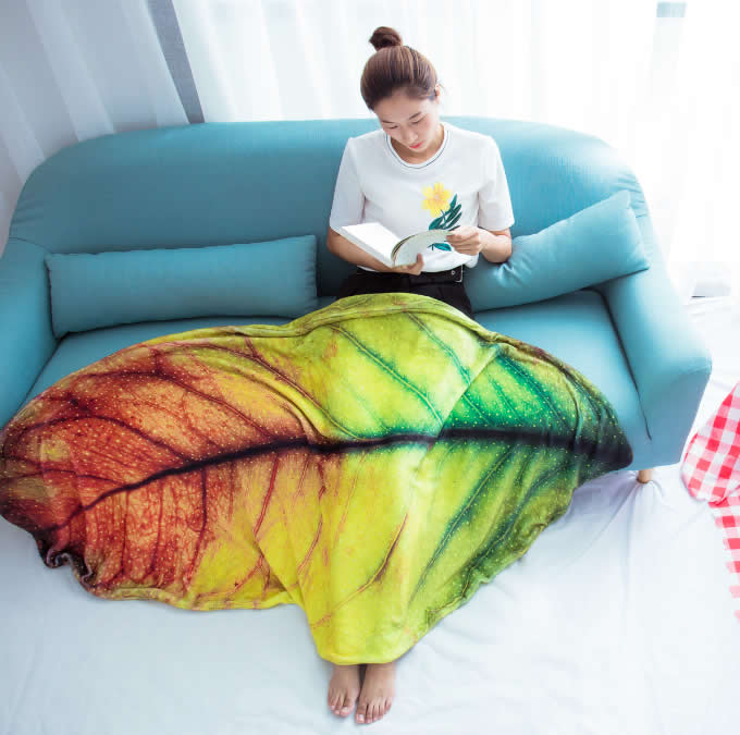 Leaf shape Soft Air Conditioning Blanket- Enchanting red leaf