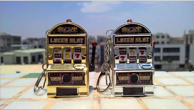 Lucky Jackpot Slot Machine Key Chain